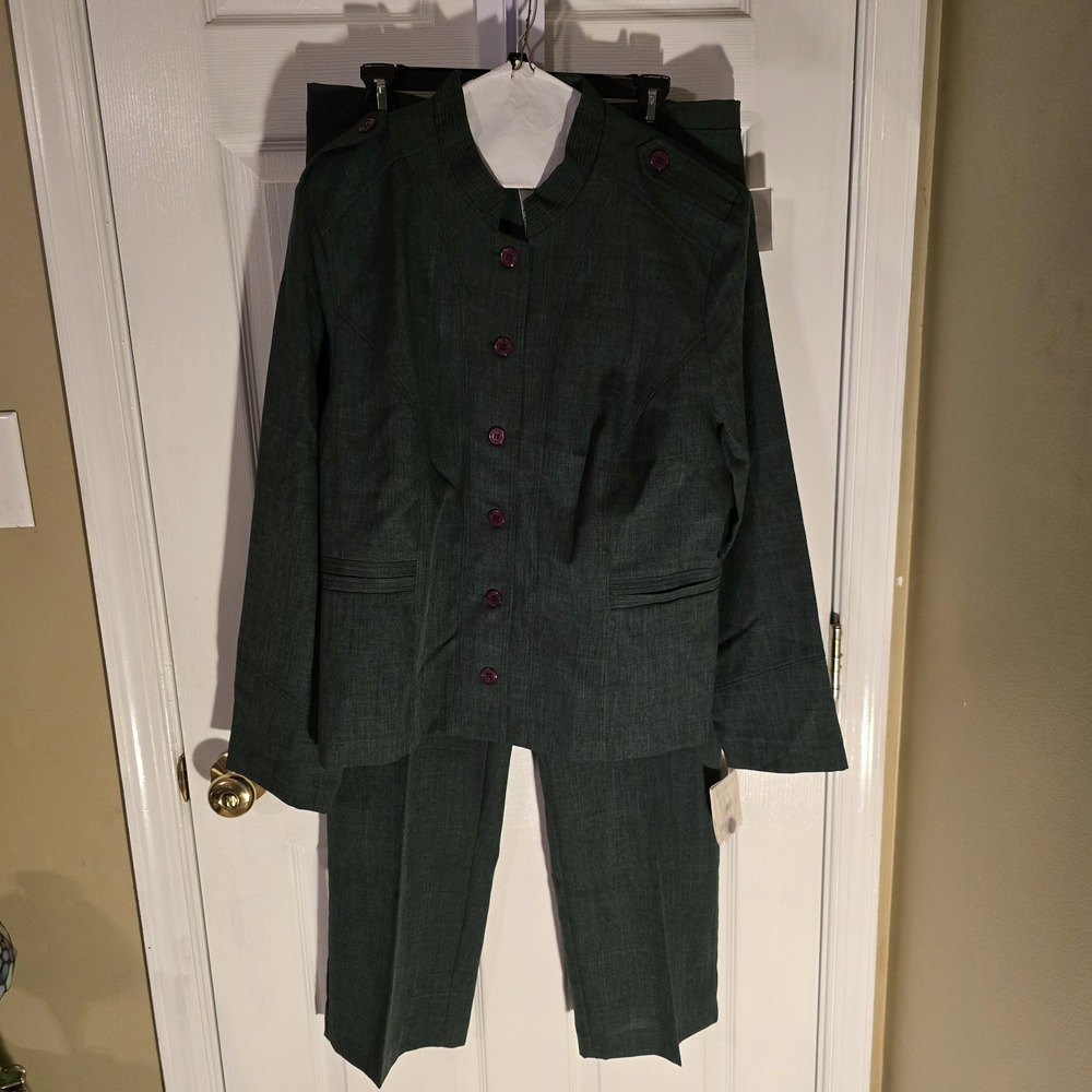 Sag Harbor Dress Womens 2 Piece Pant Suit Dark Green Military Style Size 18 NWT